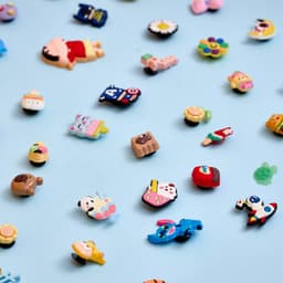 Thumbnail SET 10 STICKER CHARM GẮN VALI LARITA RESIN NHỰA CỨNG - MIX MẪU NGẪU NHIÊN 3