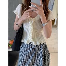 Thumbnail Áo Thun Cách Điệu LYRA Cổ V Viền Bèo Nhún, Tay Cộc Dáng Ôm Phong  Cách Tiểu Thư Hàn Quốc Nhẹ Nhàng Trẻ Trung - CSYAC0294 1
