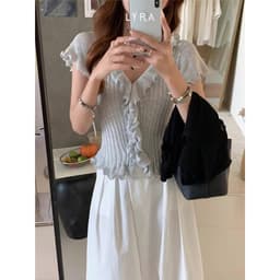 Thumbnail Áo Thun Cách Điệu LYRA Cổ V Viền Bèo Nhún, Tay Cộc Dáng Ôm Phong  Cách Tiểu Thư Hàn Quốc Nhẹ Nhàng Trẻ Trung - CSYAC0294 4