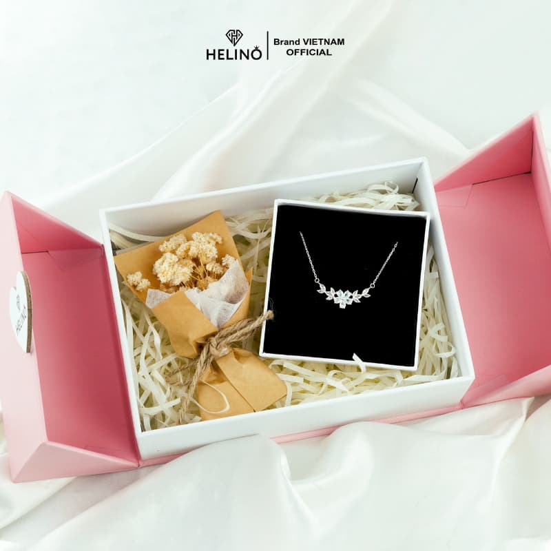 Ảnh Hộp quà Trái tim kèm hoa + Dây Chuyền/Lắc Tay (CHAT chọn mẫu) - Quà tặng bạn gái, người thân 20/10, 8/3 4