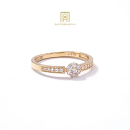 Thumbnail Nhẫn vàng 10K Bảo Tín Mạnh Hải thiết kế đính đá sang trong tinh tế phong cách Ý PYN1V10KDH-409050 1