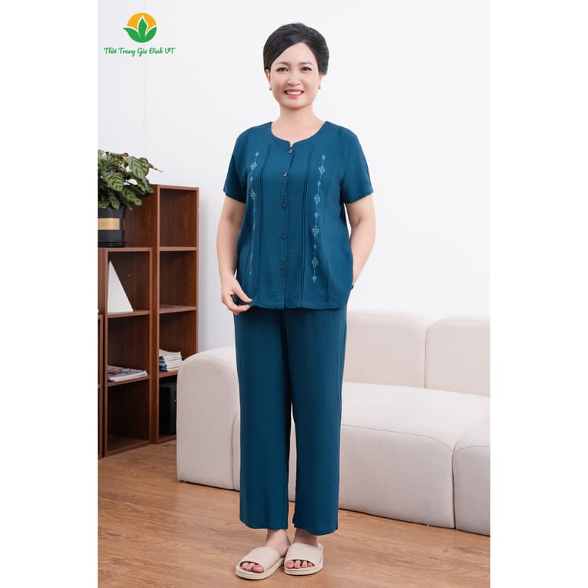 Ảnh Bộ lanh mở cúc trung niên Việt Thắng, quần dài, áo cộc tay, cổ tàu thêu - B28.2401 1