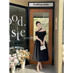 Thumbnail Váy Tiểu Thư Dáng Dài Trễ Vai Thắt Đai   LECOONG V691 Đầm Đẹp Sang Chảnh Màu Đen Be 2