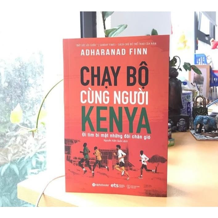 Ảnh Sách - CHẠY BỘ CÙNG NGƯỜI KENYA: Đi tìm bí mật những đôi chân gió (Adharanad Finn) 2