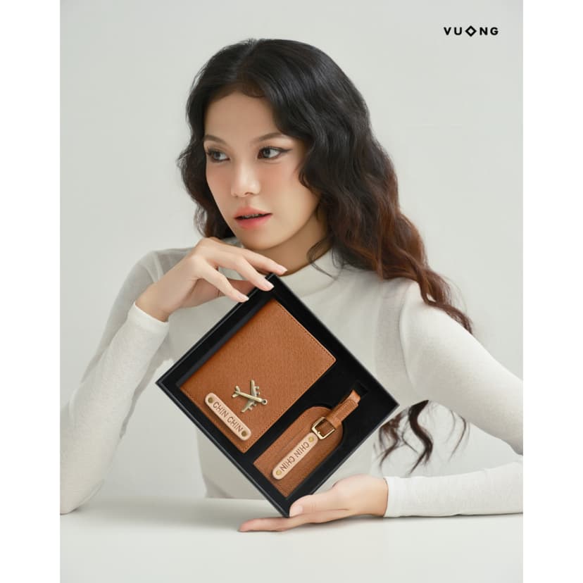 Ảnh Passport cover Vuông Shop®️ da thật vân taiga cao cấp kèm tag hành lý 1