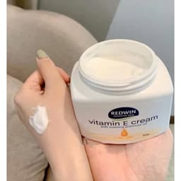 Thumbnail Kem Dưỡng Ẩm Sáng Da Vitamin E Redwin Cream Úc 300g 330g giúp da mềm mịn 2