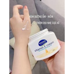 Thumbnail Kem Dưỡng Ẩm Sáng Da Vitamin E Redwin Cream Úc 300g 330g giúp da mềm mịn 3