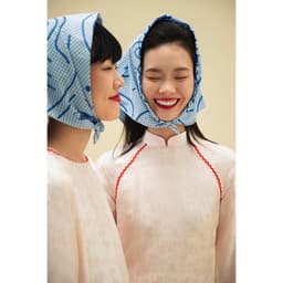 Thumbnail TheBlueTshirt - Khăn vuông choàng cổ Bandana cotton màu xanh dương Blue Iconic - WaterBlue Gingham - Women 3